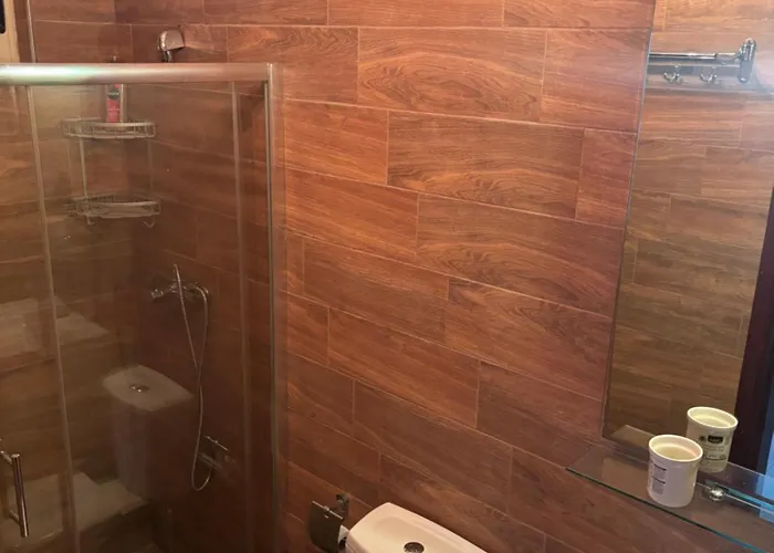 Konukevi Double Bedroom With Private Bathroom Pietà