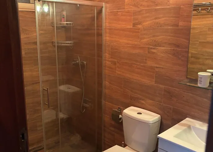 Double Bedroom With Private Bathroom Konukevi